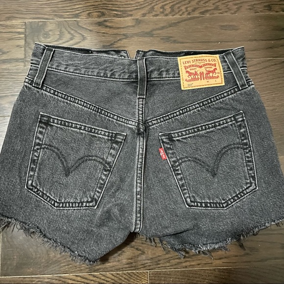LEVI’s 501 shorts - Picture 2 of 3